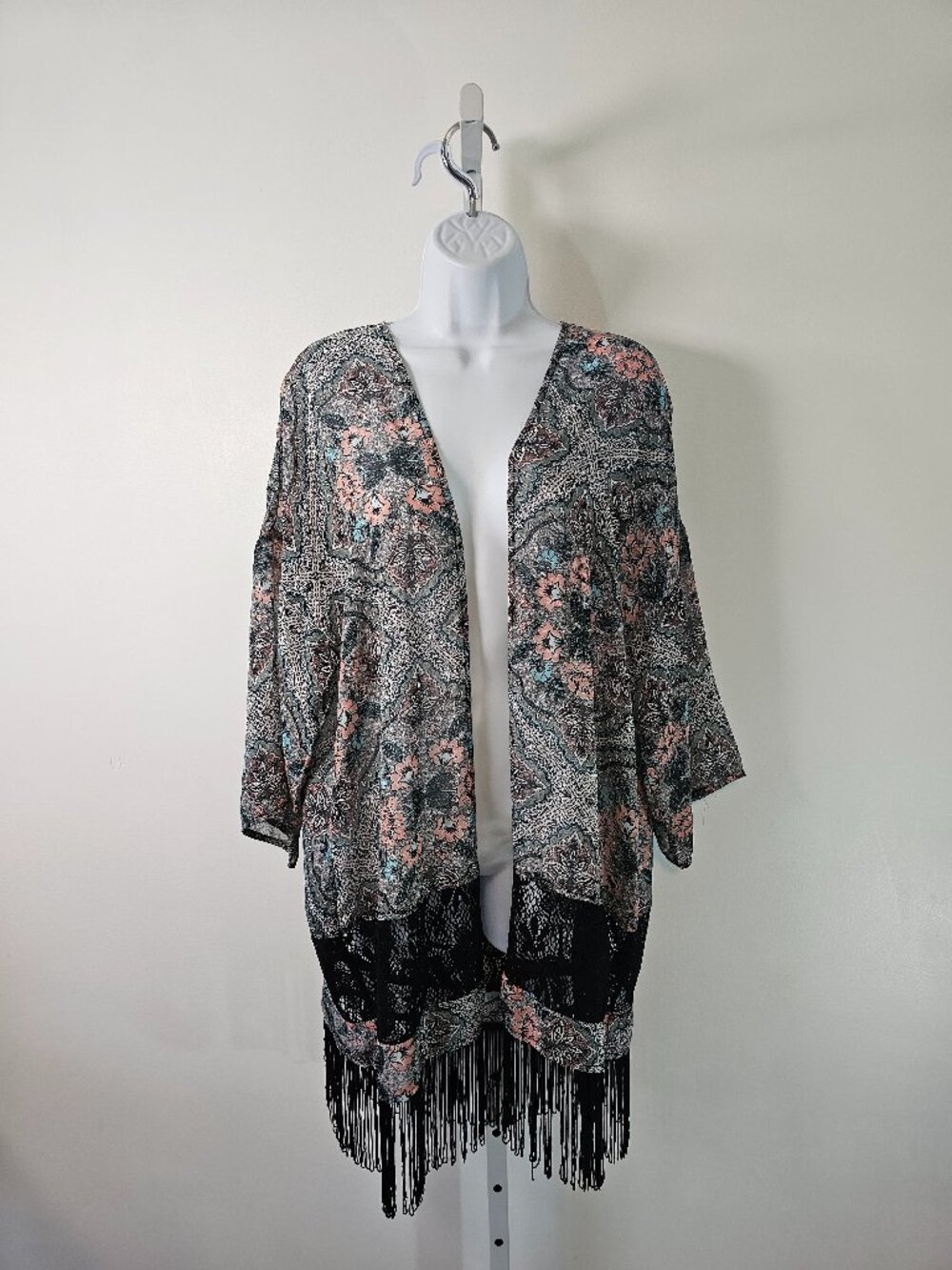 Xhiliration Kimono Gray Floral Fringe Open Boho Festival Lace L